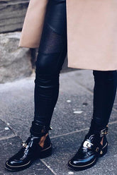 Botas Martin con hebilla de cuero hueca
